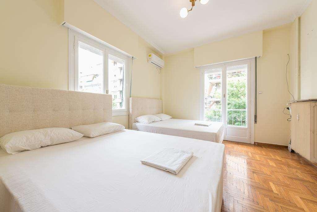 Victoria Queens Paradise Apartments Атина Стая снимка